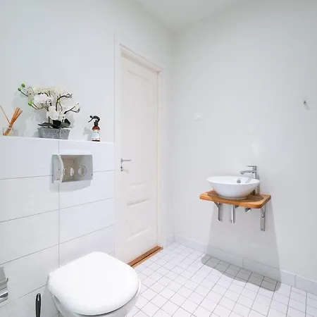 View To The Old Town Tallinn, 2br, 2-bath דירה