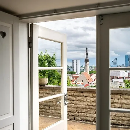 View To The Old Town Tallinn, 2br, 2-bath דירה *