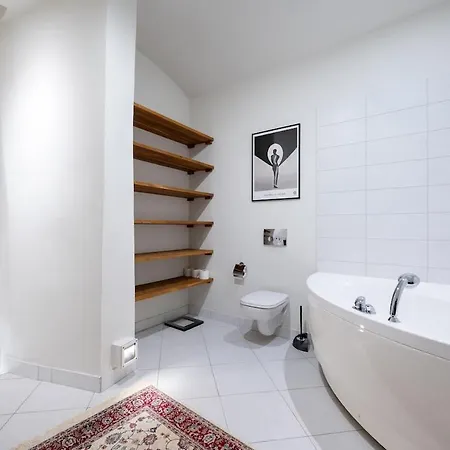 아파트 View To The Old Town Tallinn, 2br, 2-bath